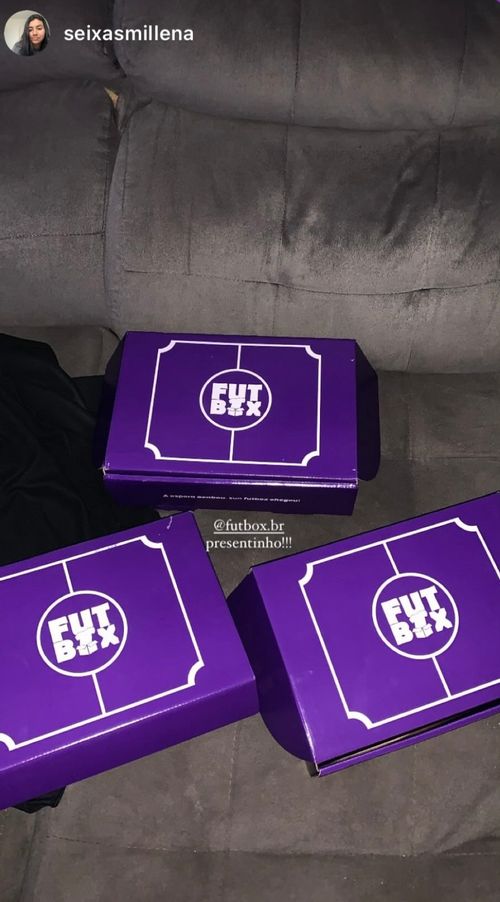 Story do Instagram com 3 caixas Futbox
